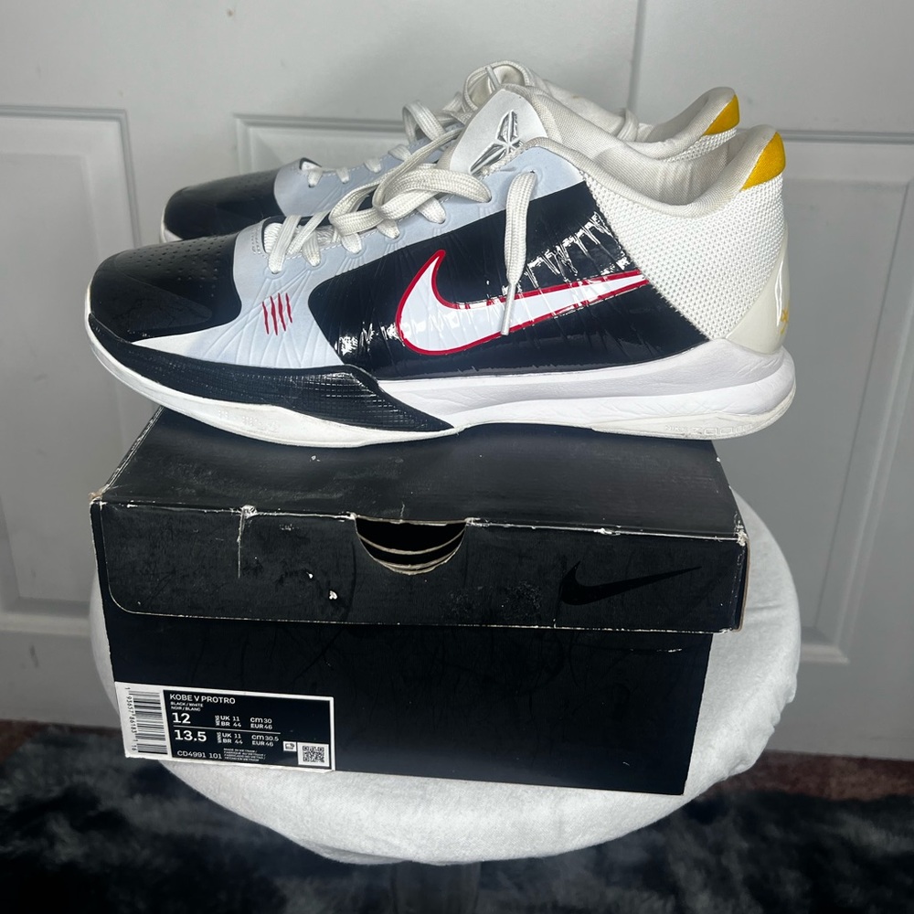 Nike Kobe V Protro “Bruce Lee” (white/blk/red) size 12 US (used)
